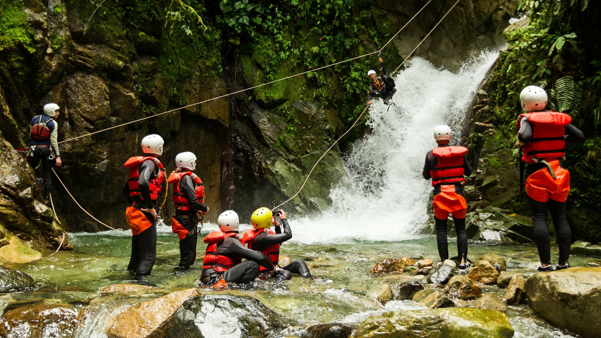 Canyoning per team building outdoor sul Lago Maggiore