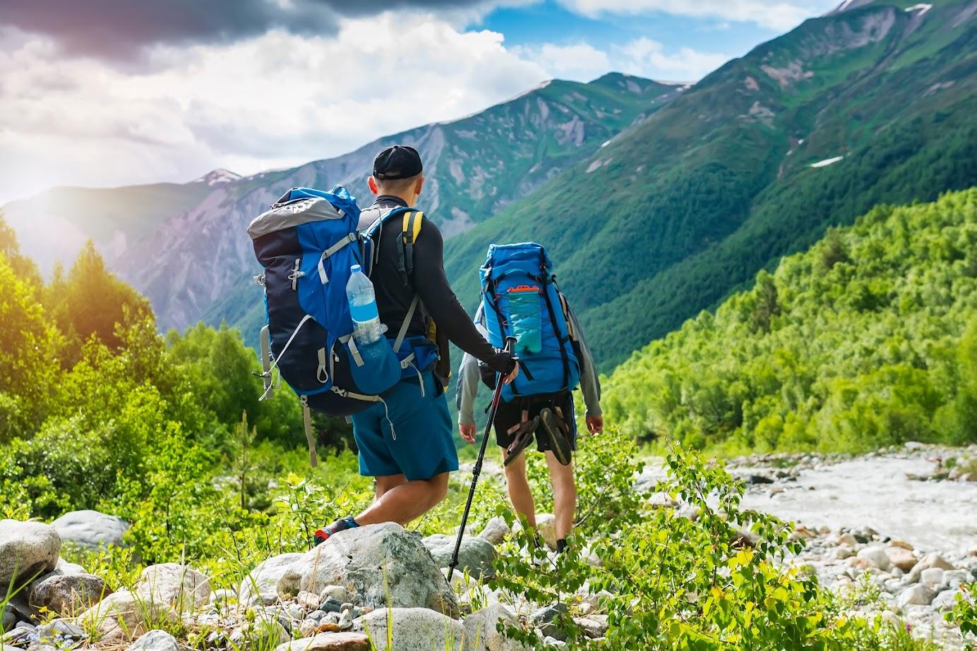 Trekking per team building sui laghi in Piemonte