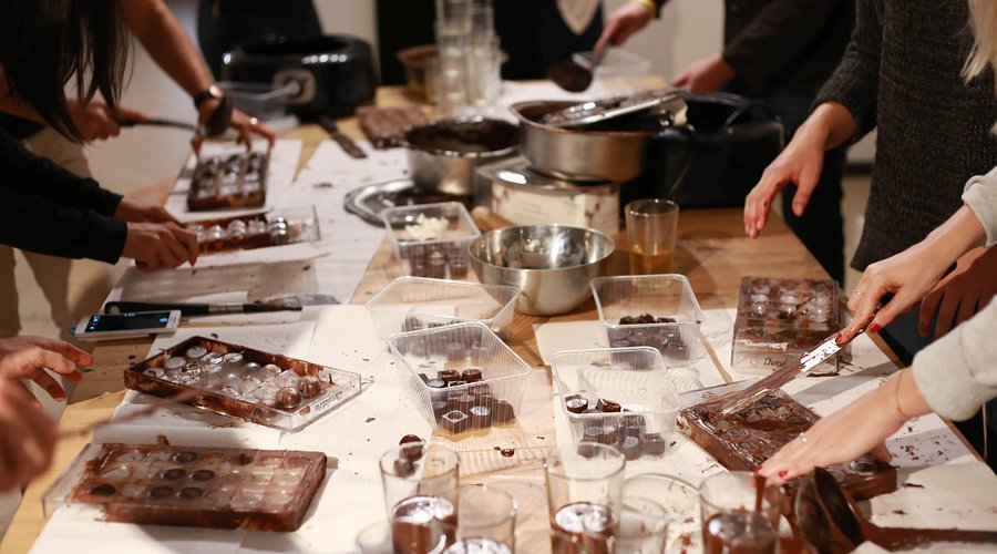 Laboratorio del cioccolato per team building in cucina